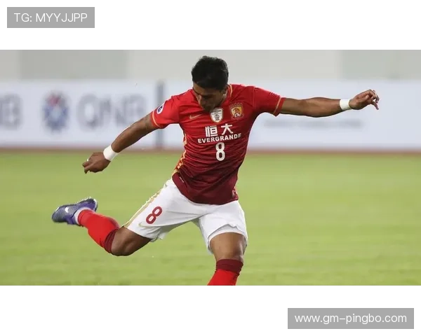 保利尼奥本赛季频繁高位逼抢撕开防线，对比昔日更具侵略性助攻增多