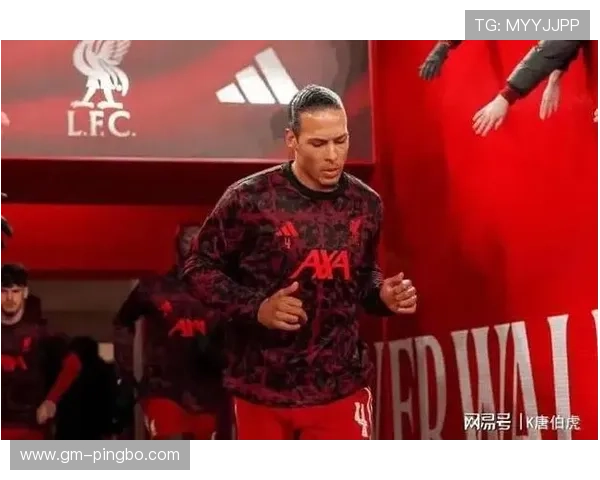 博努奇与范戴克：中卫出球重心从后场组织转向防线前提