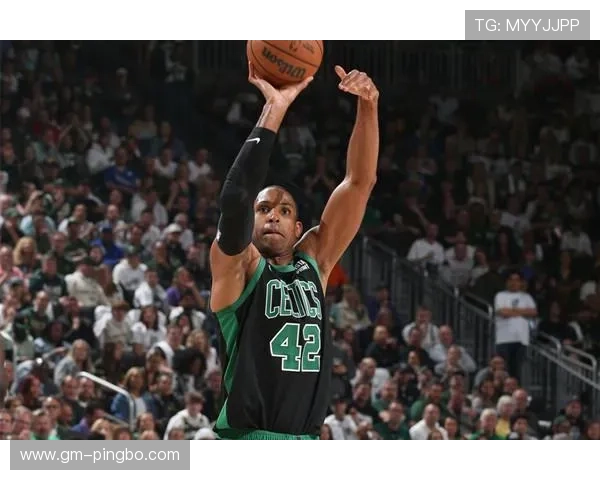 艾尔·霍福德挡拆中距效率提升显著助凯尔特人拉开比分差距