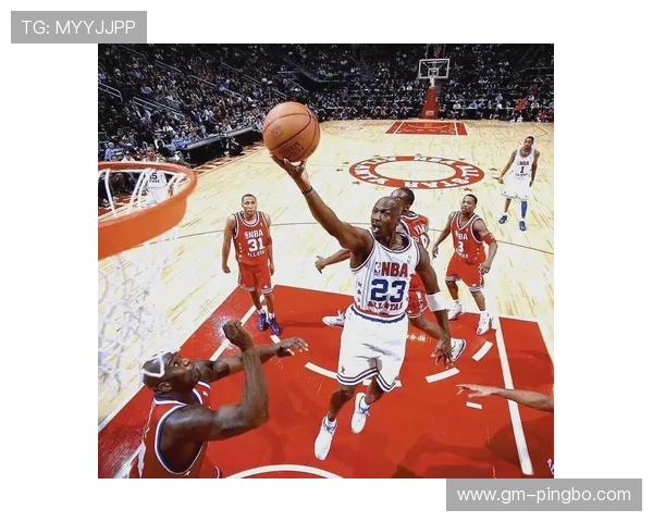 皮蓬无球跑动牵制防守，改变公牛进攻结构